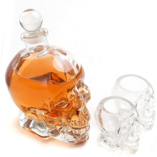 Glasschädel Whisky -Dekanter mit Stopper